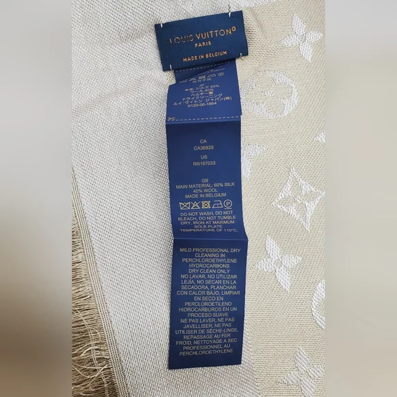 Louis Vuitton Classic Monogram Shawl Beige - Picture 4 of 7